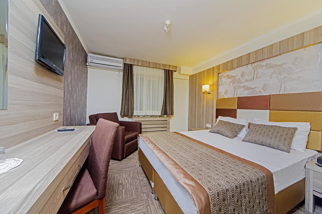 Pera Arya Hotel Istanbul Room photo